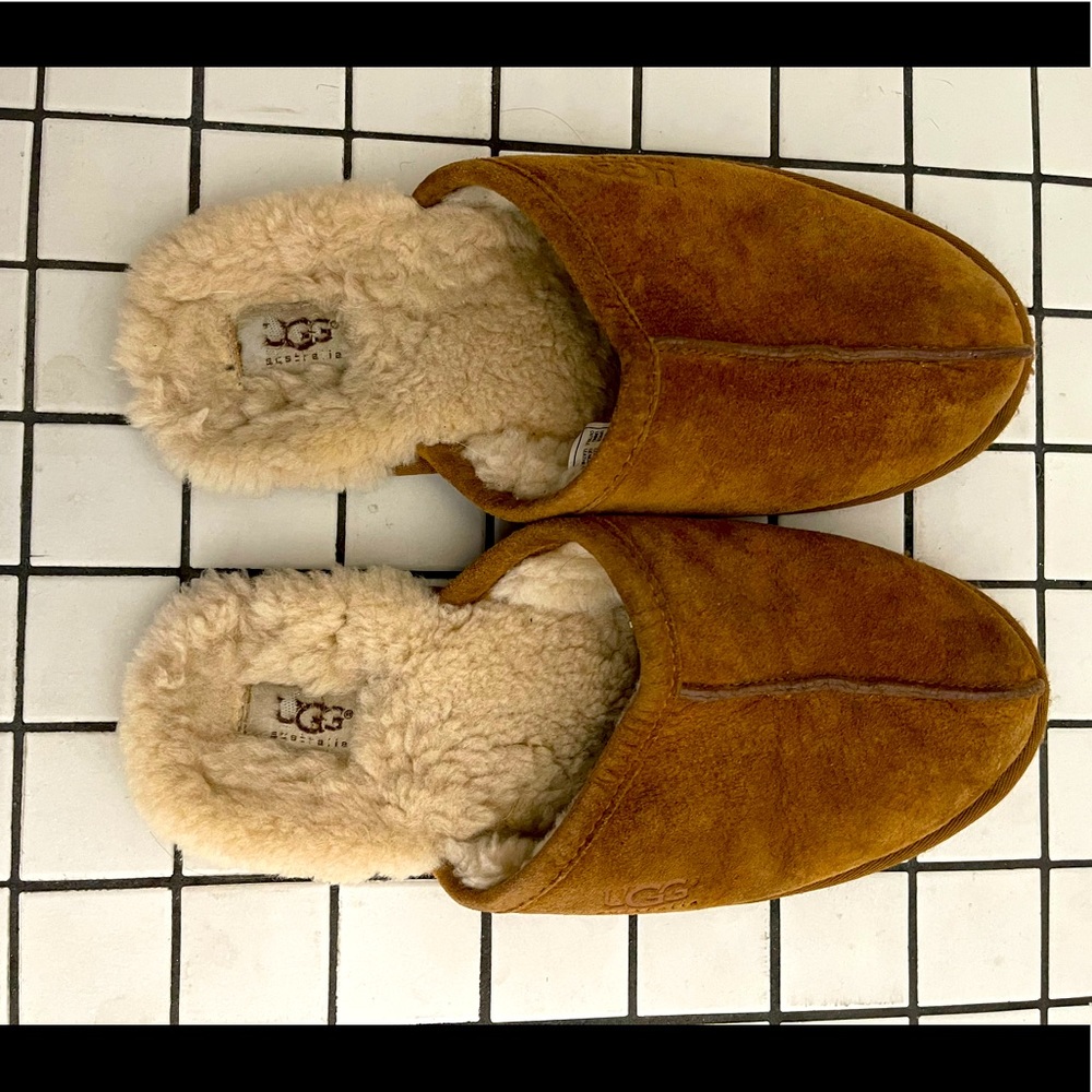 UGG men’s scuffette slippers, size 10
